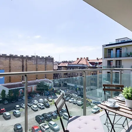 Free Parking - Very - Balcony