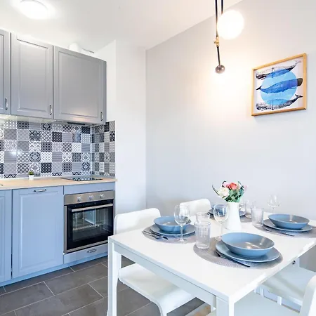 Free Parking - Very - Balcony