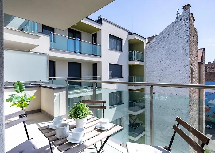 Free Parking - Very - Balcony